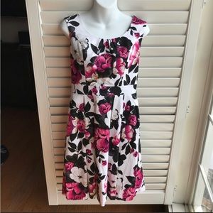 EUC WHBM Size 4 Pink White Black Floral Dress